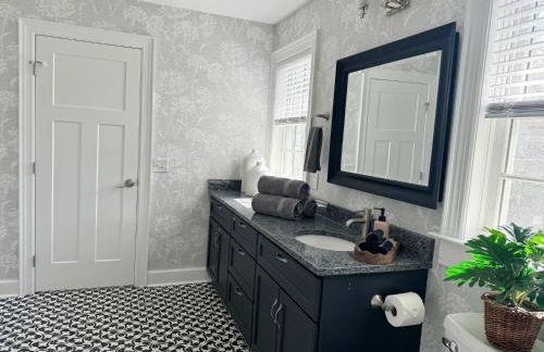 Sunny & Playful Carriage House in Downtown Savannah Stay Here and Walk Everywhere - Foto 29