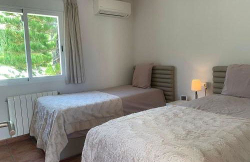 Villa pareada con piscina privada - Foto 21