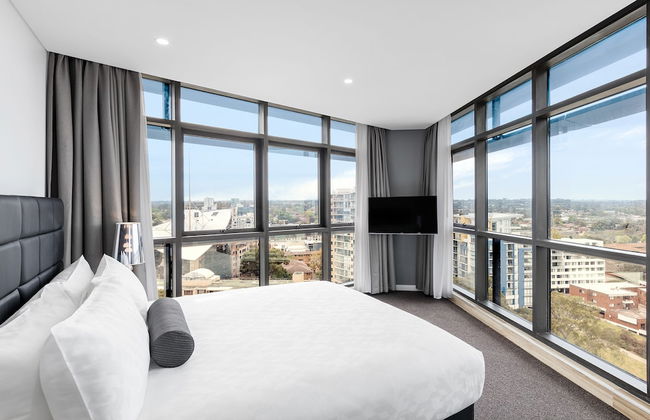 Meriton Suites Church Street, Parramatta - Photo 10