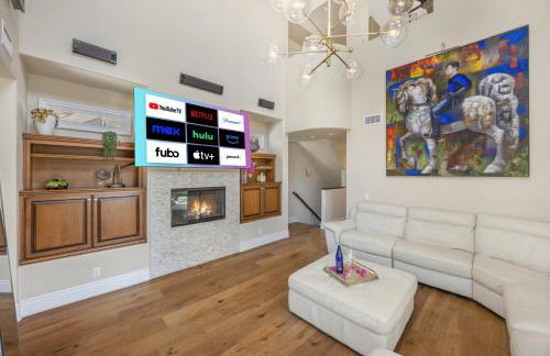 Beach Retreat- Walk to Beach, BBQ, Oceanview Rooftop & Firepit - Foto 34