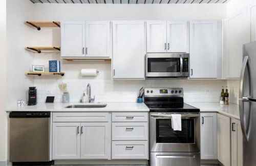 Cozy Luxury Apartment with Gym, Parking, and Rooftop - Foto 10