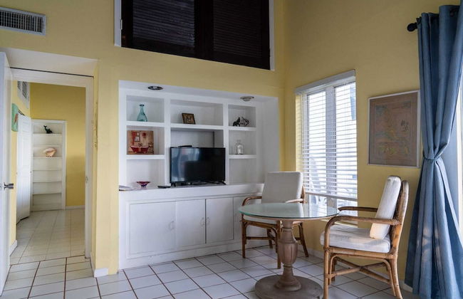 Spacious Villa On The Beach - Photo 16