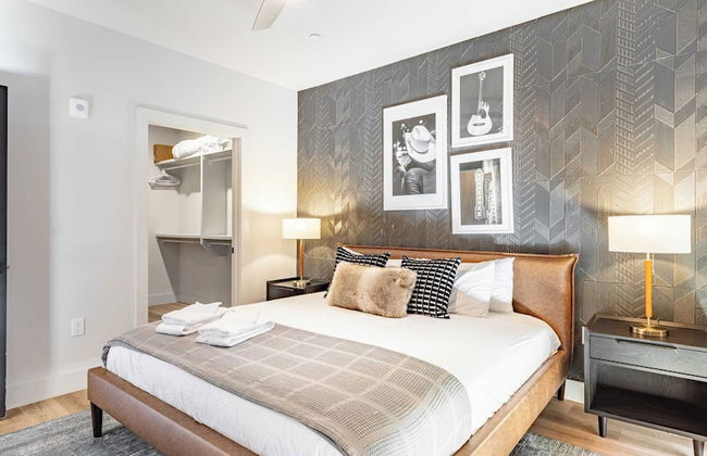 Prime Walkable Midtown Location, Pool, Gym Outlaw's Den by Avantstay - Foto 14