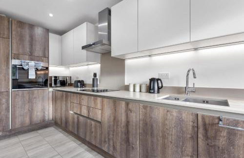 2BR Spacious Flat I King Bed I Desk I Parking X2 - Foto 5