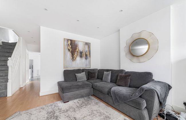 Spacious & Chic 3bed House in London - Photo 37