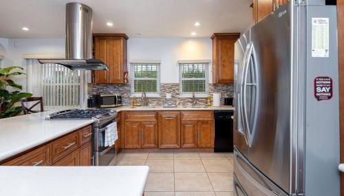 Central LA Bliss: 5 BR Home, BBQ, Perfect Location - Foto 3