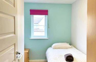 3 bed house with parking near airport - Foto 11