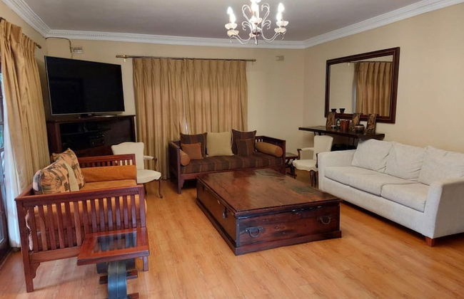 Modern House With Pool in Mount Pleasant - 2063 - Photo 26