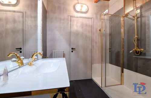 SWAROVSKI Family apartment with pool DesenzanoLoft Official Partner Homes & Villas by Marriott Bonvoy - Foto 24