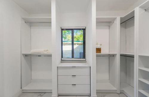 4BR North Miami Villa with Pool Patio Ping Pong - Foto 17