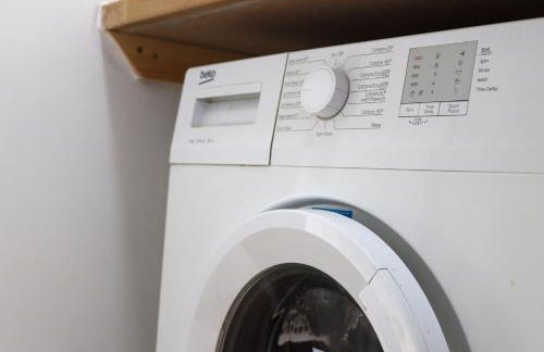 LUX 1 Bed Flat next to Station in Tooting - Photo 18