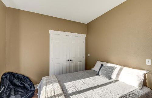 Deck and Views Scenic Group Getaway in Lakeside! - Foto 23