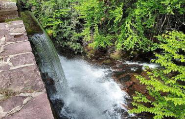 Luxe Farmhouse Chalet Sleeps 12 in Lake Harmony! Lakeview, Hot Tub, Fire pit, Games - Foto 2