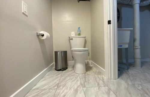 Charming Brick Home with bonus space & foosball - Foto 34