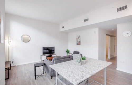 CozySuites at Sky Central - Foto 79