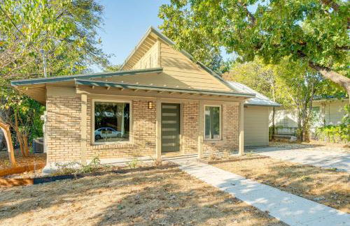 4 Mi to UT Austin Bright and Modern Family Home - Photo 24