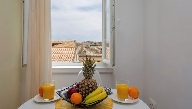 Sunny Morning at by Corfu Escapes - Foto 5, Servicio de comidas en la habitación