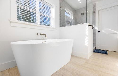 Disc Golf Getaway - Hot Tub, Soaking Tub, Games - Near Uptown - Foto 36