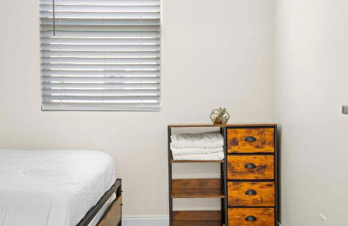 Recently Remodeled + Mins from Beach and Downtown - Foto 22