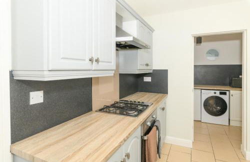 Stylish 3 Bed House Near Hospital, Racecourse, Free Parking - Foto 13