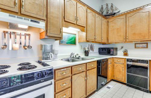 Waterfront Wheeler Lake Home with Furnished Deck - Photo 8