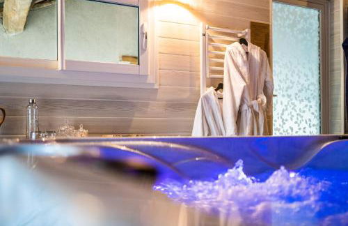 Les Charmes du Lac Gite Romantique avec jacuzzi privatif - Foto 6