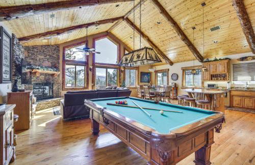 4 Mi to Snow Summit Cabin with Mtn Views and Decks - Foto 6