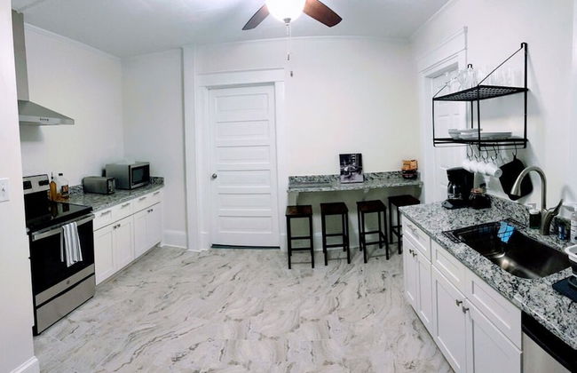 Walk to Duke Campus 3 Bedroom in Trinity Park - Foto 13