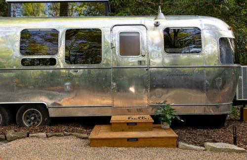 Airstream w Bathtub, River, & Hot Tub - Foto 4