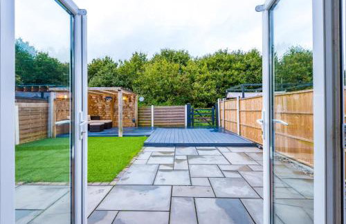 Open Plan - 3 Bedroom House - Garden and Outdoor Seating - Driveway Parking - Short Drive to City Centre - Foto 45