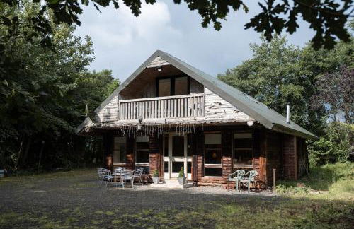 Lilly Lodge; nestled within the forest. - Foto 38