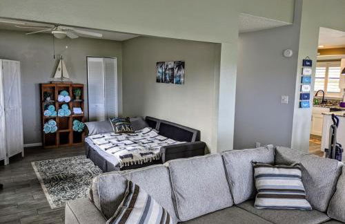 Exquisite Lakefront Pool House Awaits Pool 10 PPL - Foto 18