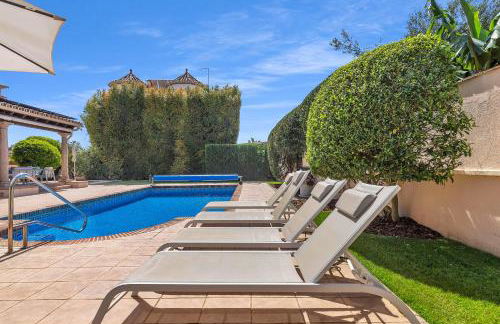 Villa Magnolia by Finest Rentals - Photo 3