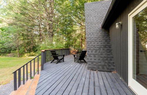 Modern A-Frame Cabin with Loft, Firepit and Grill - Foto 18