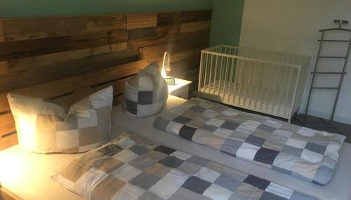 Lina's Ferienwohnungen - zwei moderne FeWos mit Sauna im Haus und fantastischem Ausblick - Foto 5