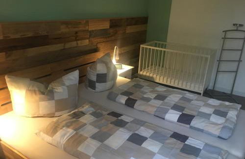 Lina's Ferienwohnungen - zwei moderne FeWos mit Sauna im Haus und fantastischem Ausblick - Foto 5