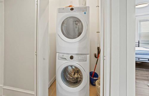 Luxurious 8BR Beach Duplex w Ocean Views - Photo 29