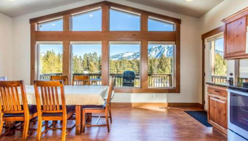 Sunny Mountain Cabin for a Group Getaway in West Glacier, Montana - Foto 3