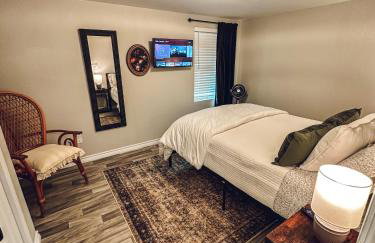 Golden Hour Getaway - Photo 16