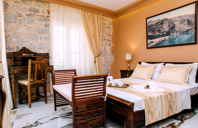 D & Sons Apartments - Photo 12