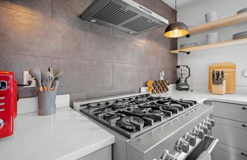 Renovated 5BR 2BA AC Quiet Retreat Home - Foto 17