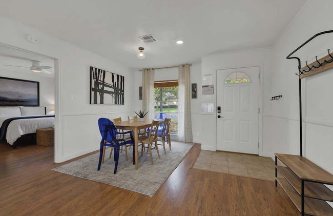 Elegant and Stylish Glenmoor Abode - 5 min to Town - Foto 17