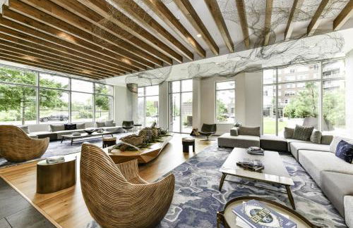 Urban 2BR Oasis with Scenic Rooftop and Gym - Foto 58