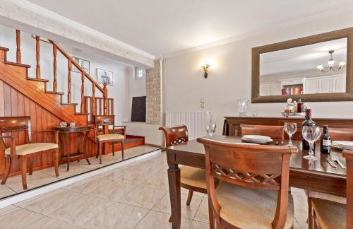 San Elias House - Photo 2