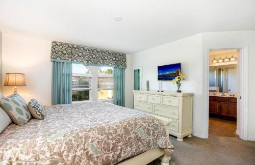 Spacious 6-Bedroom Getaway with Game Room, Private Spa & Sunny Pool Deck in Premier Resort Setting - Foto 37