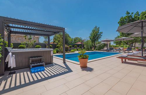 Villa Romansa Miljevci near Krka National Park - Photo 10