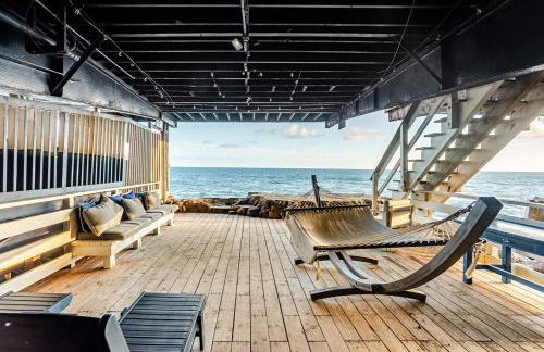 Malibu Beachfront Home with Rock Spa Ocean Views & Huge Deck - Foto 32