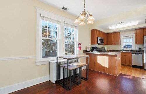 DC Area Bungalow Near Shops and Dining home - Foto 4