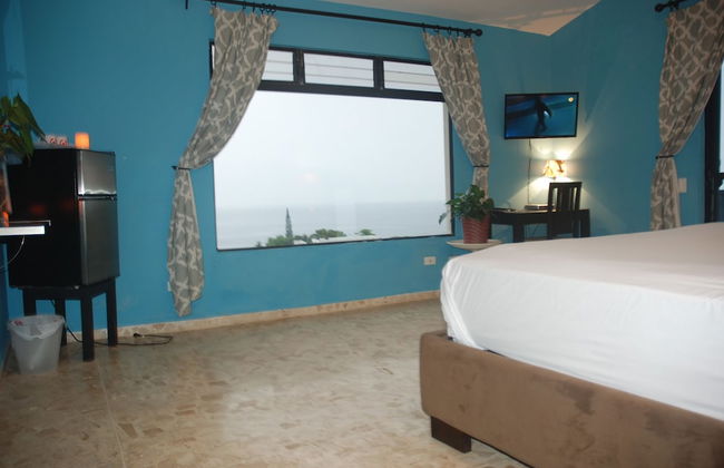 E&J Boutique Residences - Photo 16