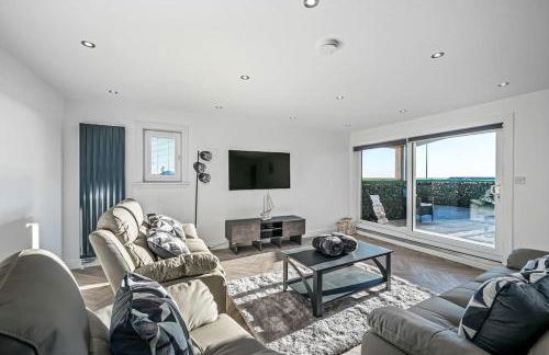 Sea View Luxury Apartment 3 bedrooms Free Parking - By Coast Apartments - Photo 2